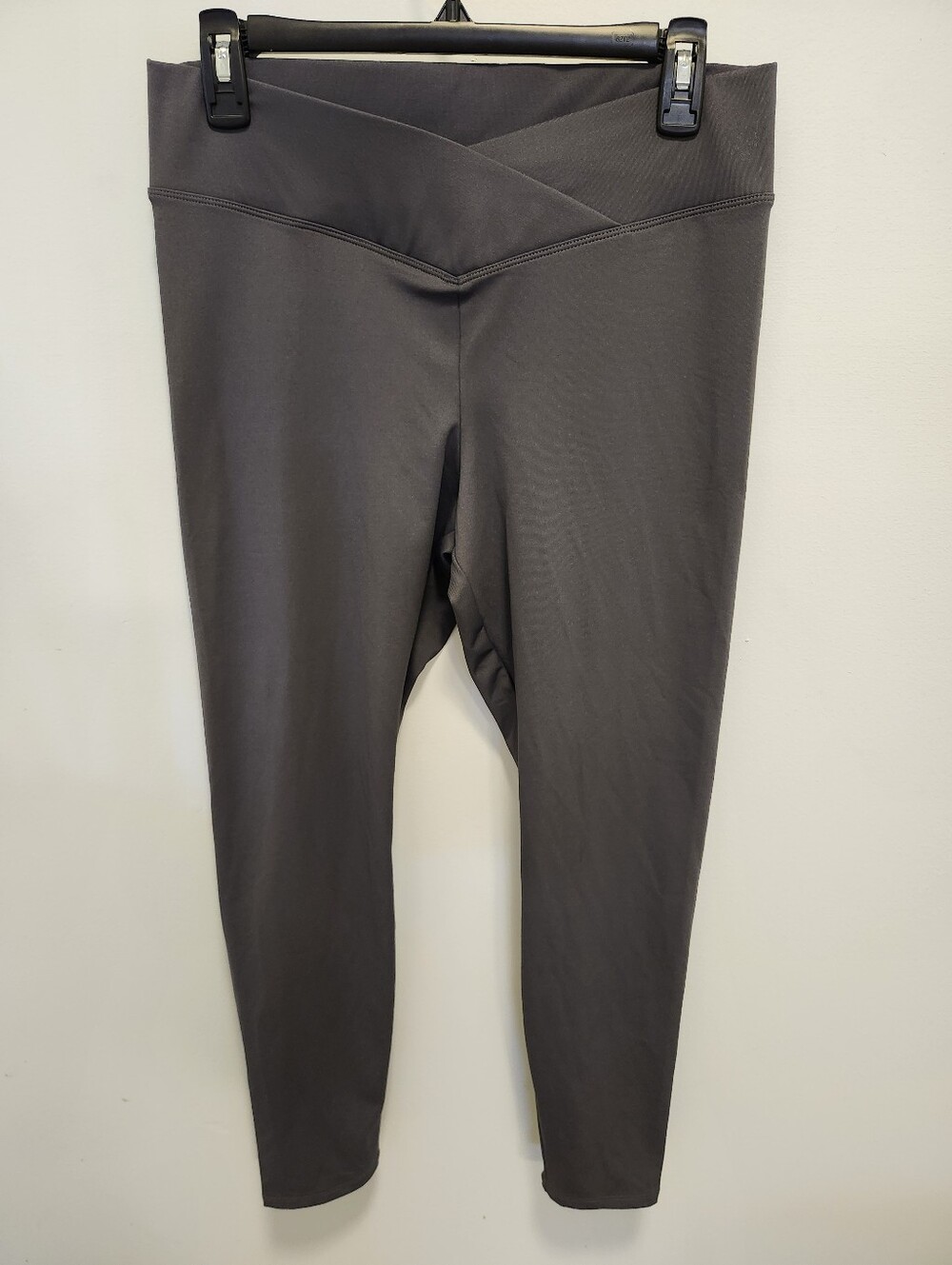 EXPRESS High-Waist Gray Active Leggings. Womens Size Medium petite NWT